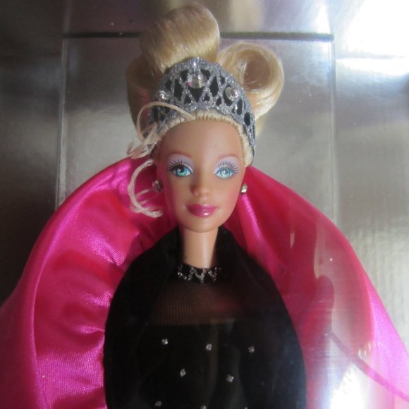 VINTAGE-1998-COLLECTIABLE-MATTELL-HAPPY HOLIDAYS/HALLMARK KEEPSAKE BARBIE DOLL - Picture 3 of 9